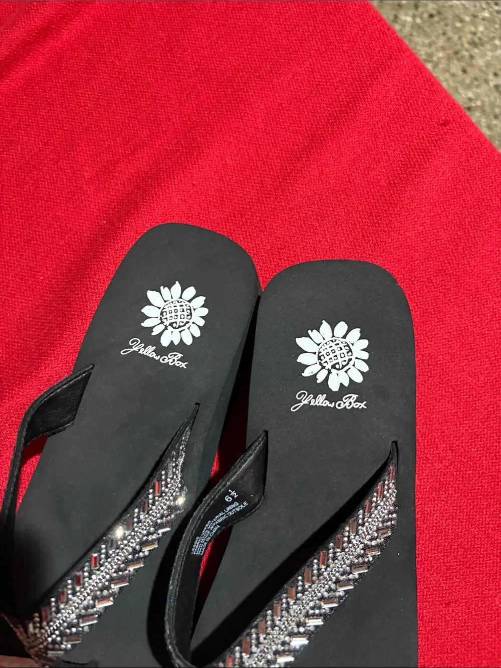 WOMEN'S BLACK  YELLOW BOX 6.5  WEDGE FLIP FLOPS BLING SPARKLE RHINESTONES LESSIE - Picture 9 of 10